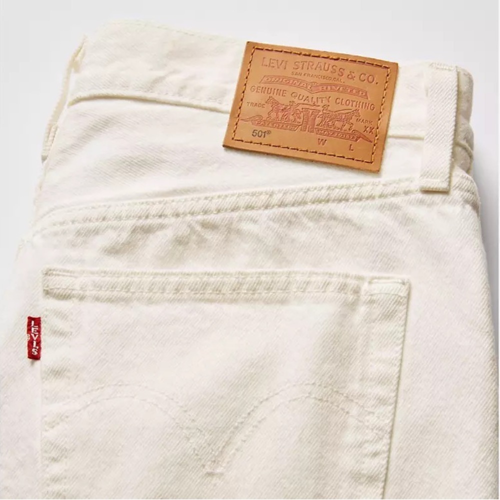 Levi’s Original 501 White Denim  Size 24 x 32 NWT